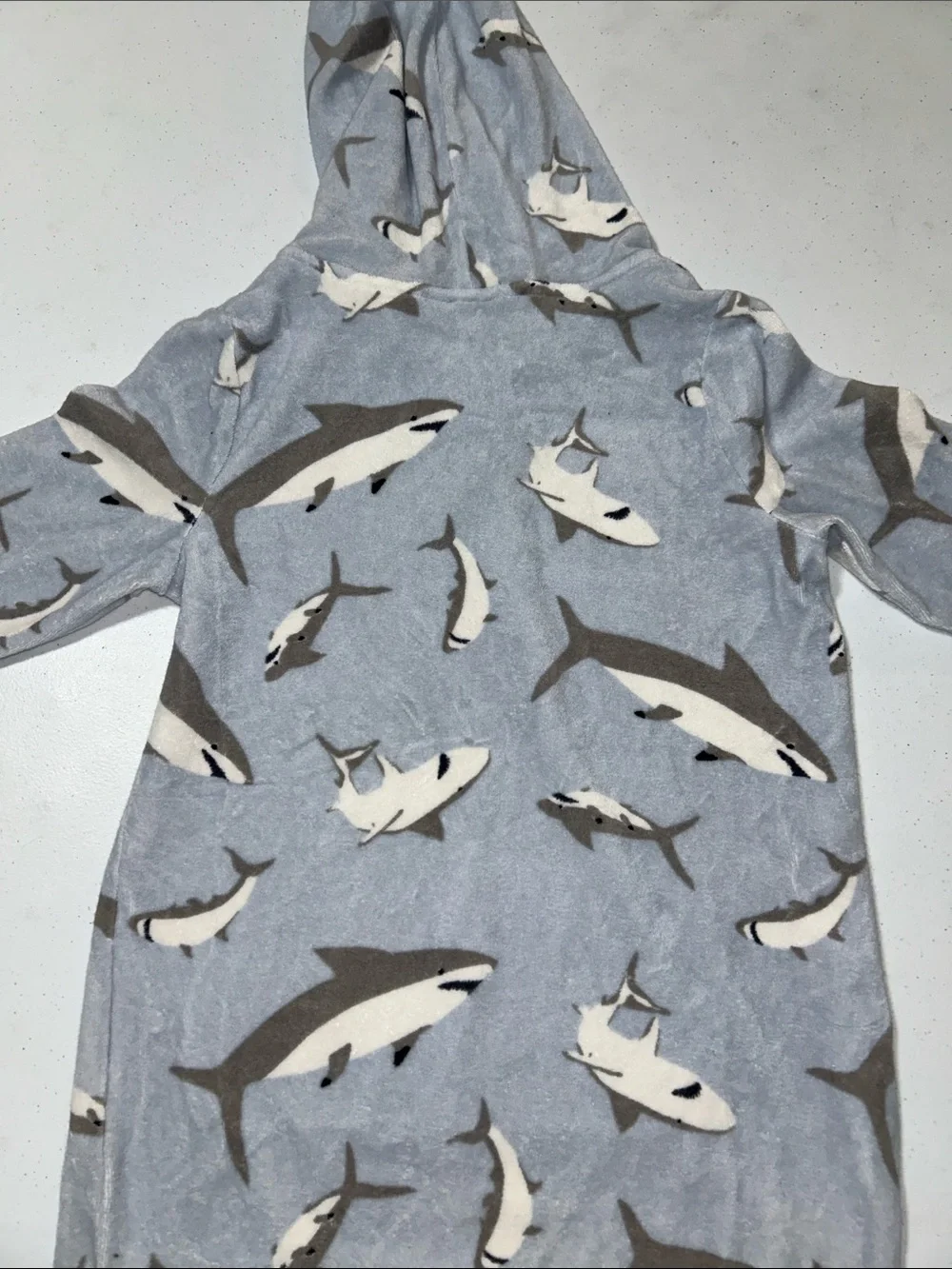 Land’s End Boy’s Long Sleeve Towel Swimsuit Cover Up Sharks Size M (8)